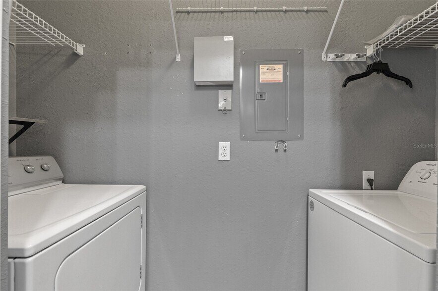 Building Photo - 1175 Lake Shadow Cir