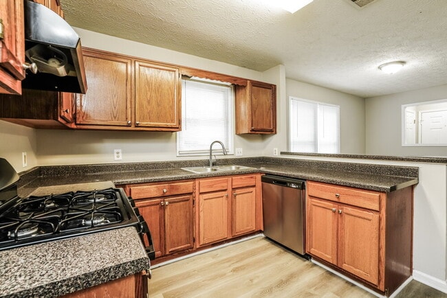 Building Photo - 2318 Wellington Cir