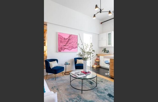 Building Photo - Situated in an excellent location of SOMA ...