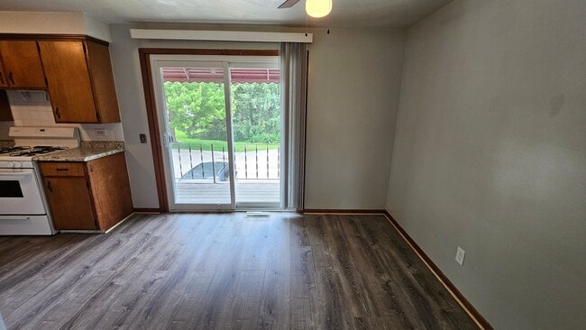 Building Photo - 1087 Delwood Rd