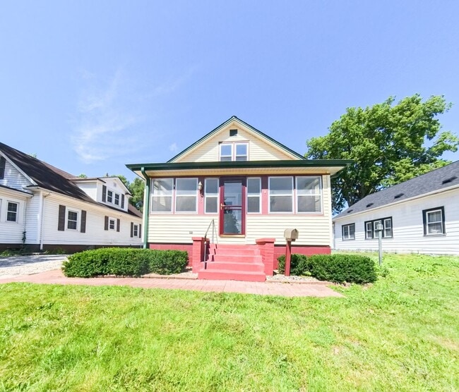 Primary Photo - Newly updated 3 bedroom 2 bathroom home