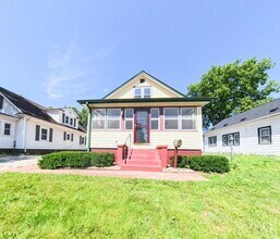 Building Photo - Newly updated 5 bedroom 2 bathroom home