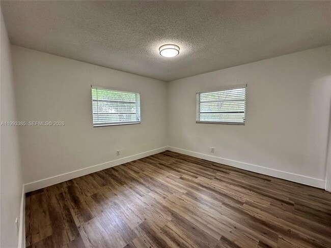 Building Photo - 3315 SW 15th Ave