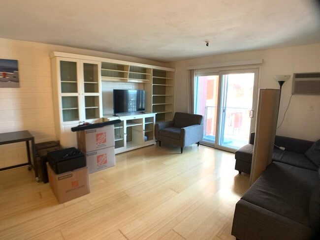 Building Photo - 115 W Squantum St