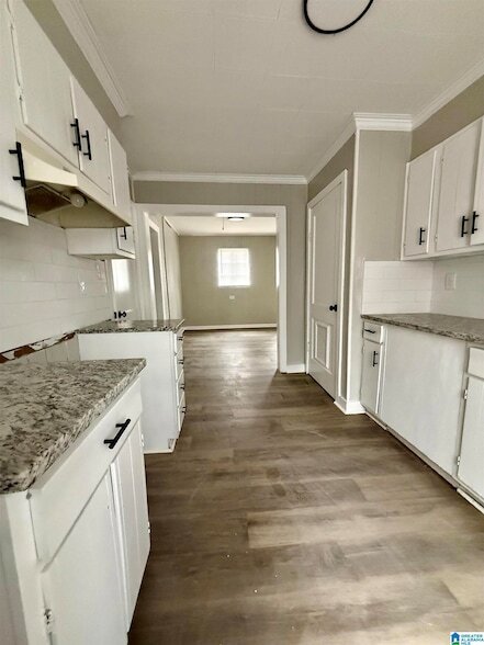 Building Photo - 628 Heflin Ave E