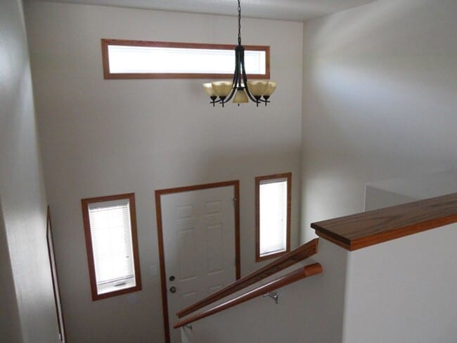 Building Photo - Westport Beach 3 Bedroom Bi-Level Twin Home