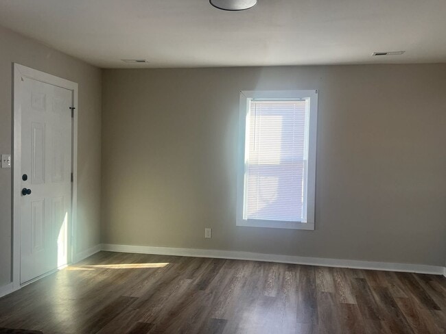 Building Photo - 235 Ann St NW