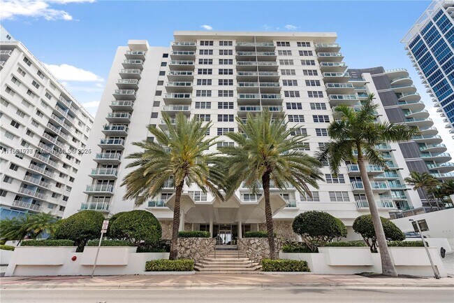 Building Photo - 6917 Collins Ave