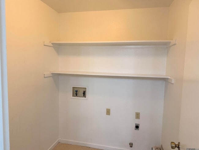 Building Photo - 2165 General Beauregard Ave