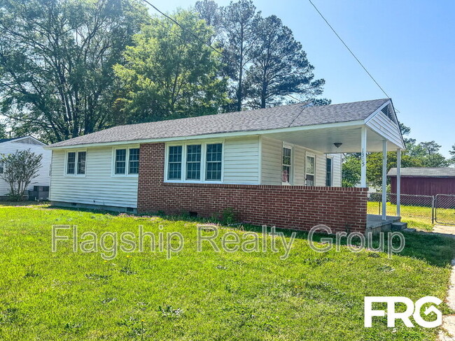 Building Photo - 1305 Robin St