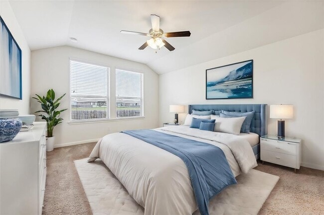 Building Photo - 6805 Leonardo Dr