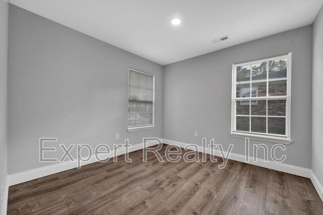 Building Photo - 532 Athens Ct