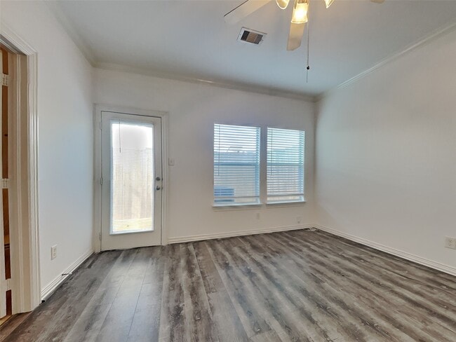 Building Photo - 3412 Honsinger St