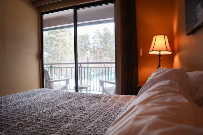 Building Photo - 455 Village Rd