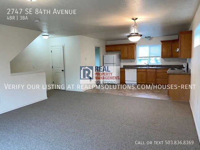 Building Photo - 2747 SE 84th Ave
