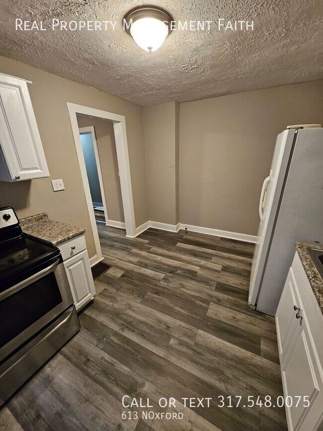 Building Photo - 613 NOxford-