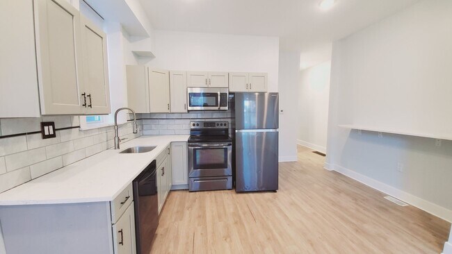 Building Photo - 4131 W Girard Ave