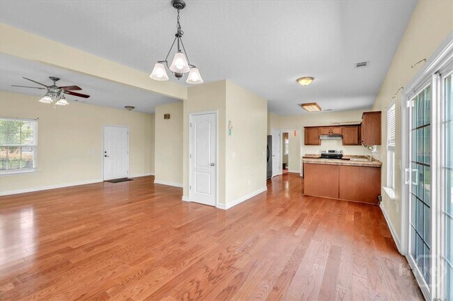 Building Photo - 256 Savannah Ln