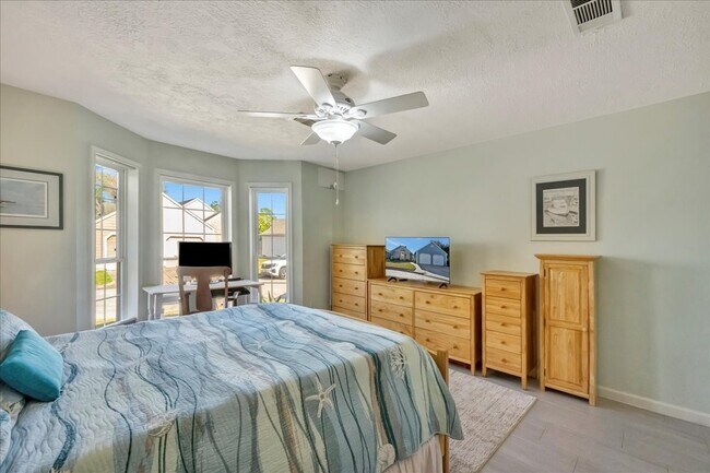 Building Photo - 16702 Dale Oak Way