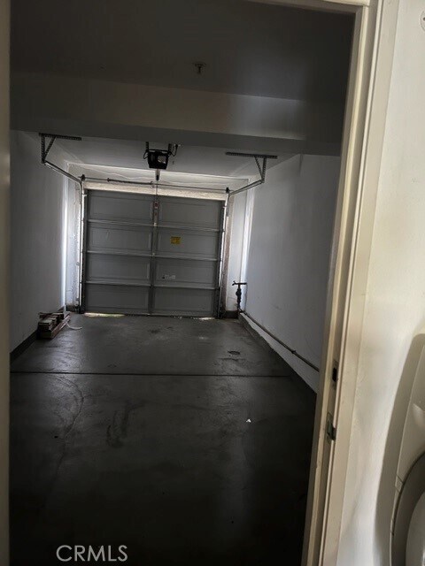 Building Photo - 25792 Iris Ave