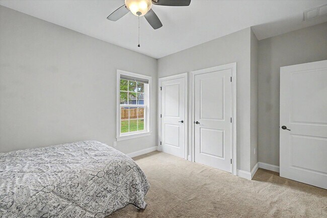 Building Photo - 7492 Sunny Mariana Ct