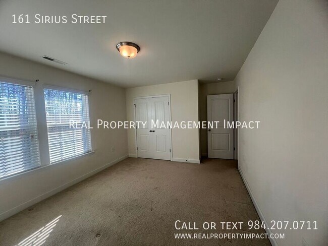 Building Photo - 161 Sirius St