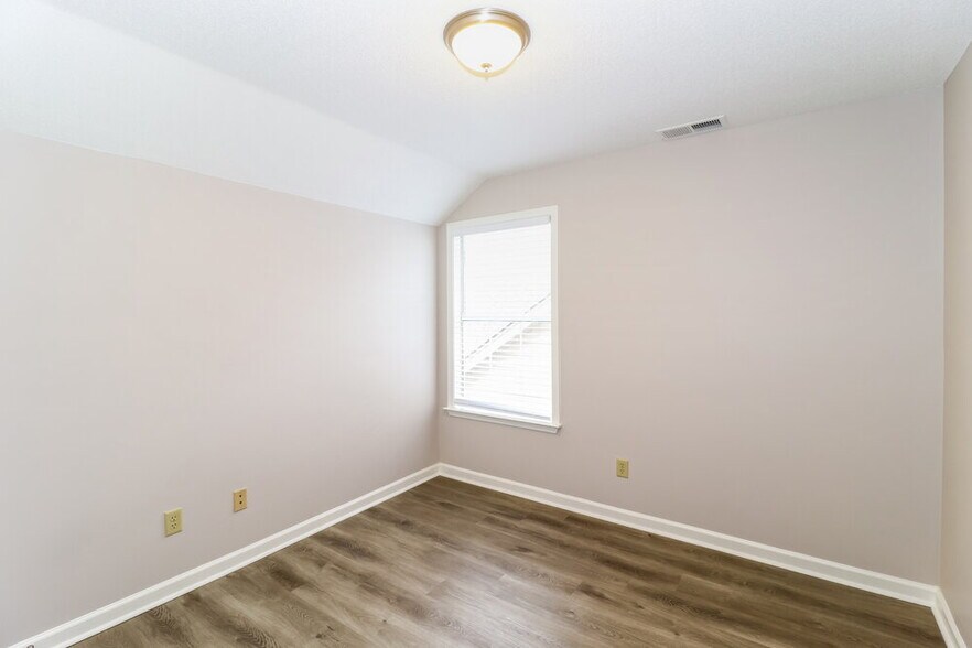 Building Photo - 1170 Whitten Rd
