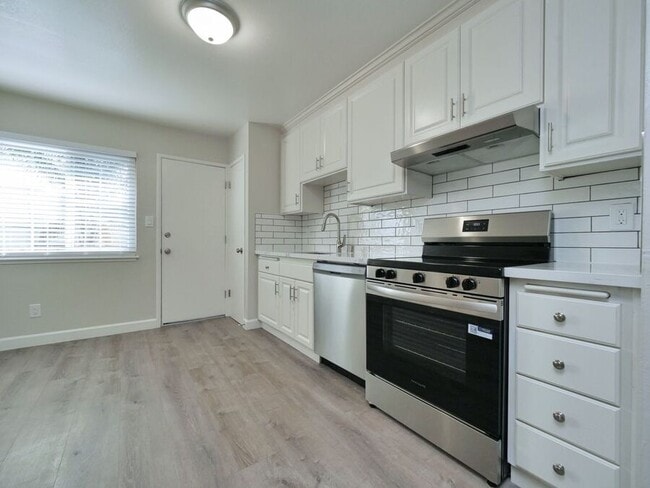 Building Photo - 16016 Marcella St