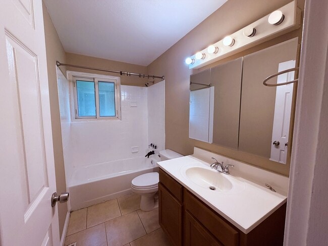 Building Photo - Spacious 3 Bedroom Rental - Ready for Immediate Move-in!