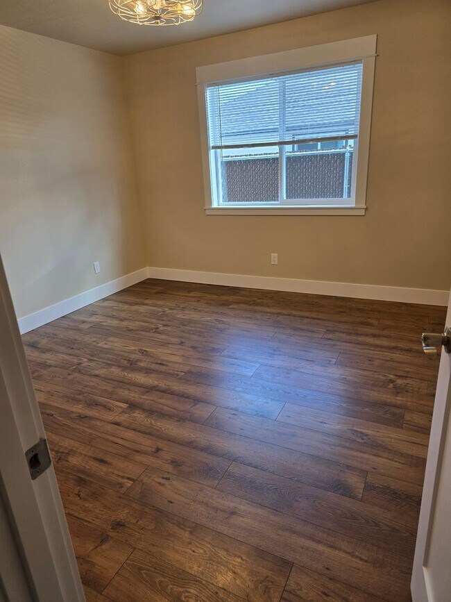 Building Photo - 2941 Naples Dr