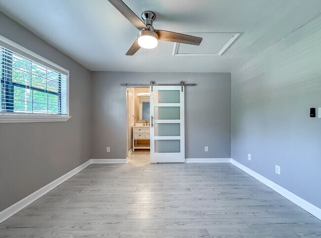 Building Photo - MODERN & Redone 1/1 w/ Tile Floors Throughout, Stainless Appliances, Granite Counters, Washer/Dry...