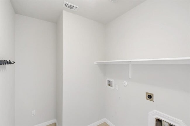 Building Photo - 6820 Llano Stage Trl