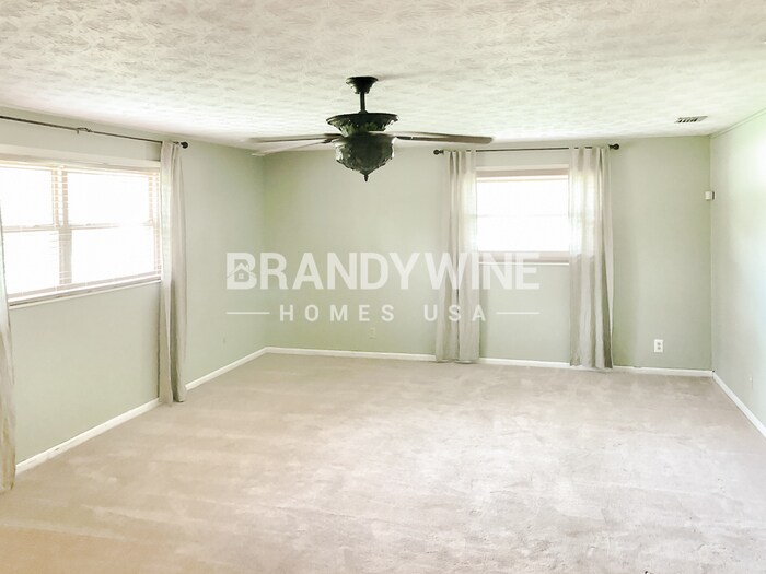 Building Photo - 7671 Vale Dr