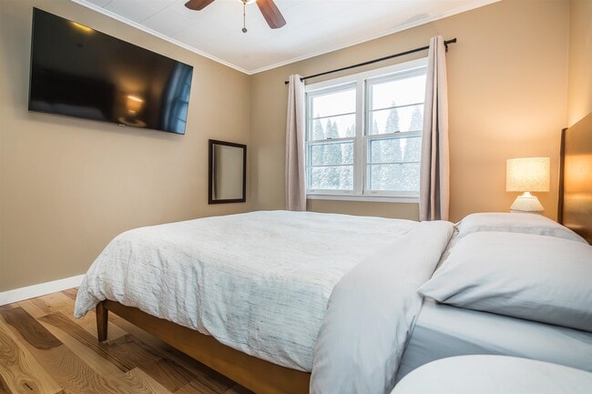 Building Photo - 290 Killington Ave