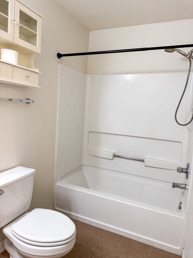 Building Photo - 1613 Apollo Cir