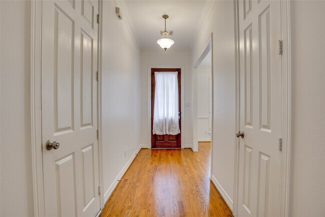 Building Photo - 3015 W Park at Fairdale