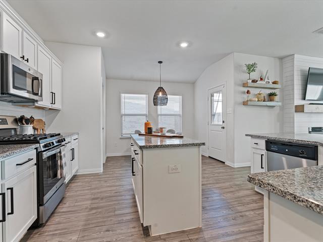 Building Photo - 6202 Halton Dr.