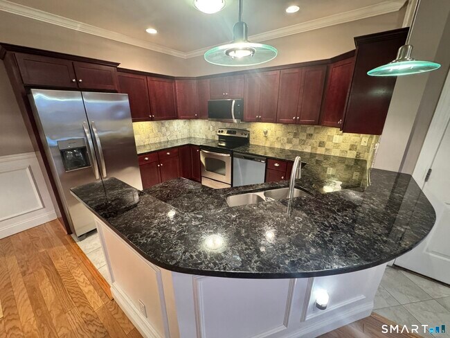 Building Photo - 95 South Ridge Lane