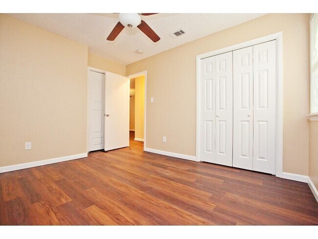 Building Photo - 4903 Merritt Dr