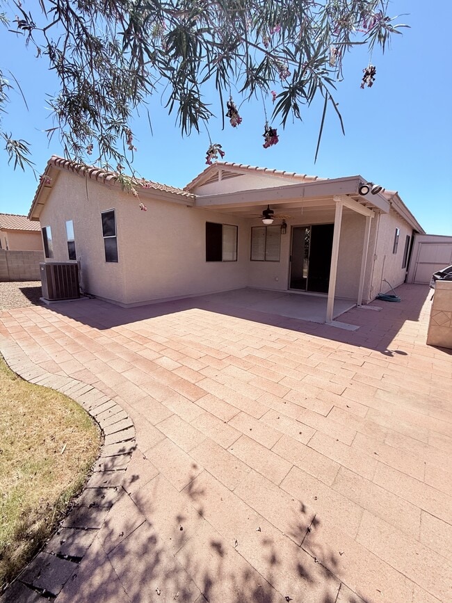 Building Photo - 8010 N Siskiyou Dr