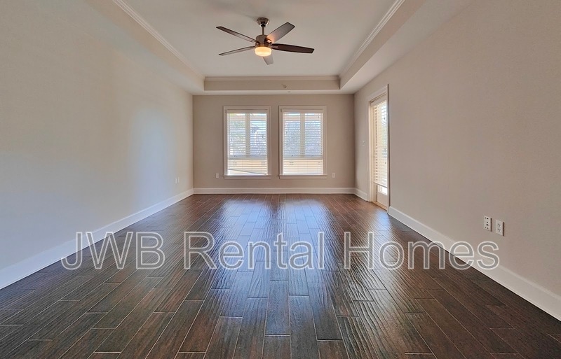 Building Photo - 525 3rd St N
