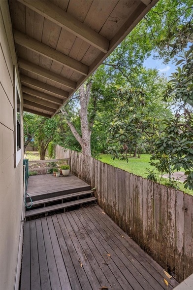 Building Photo - 2116 Glendale Pl