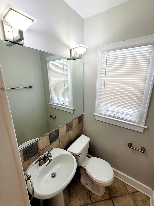 Building Photo - 255 Alger St SE