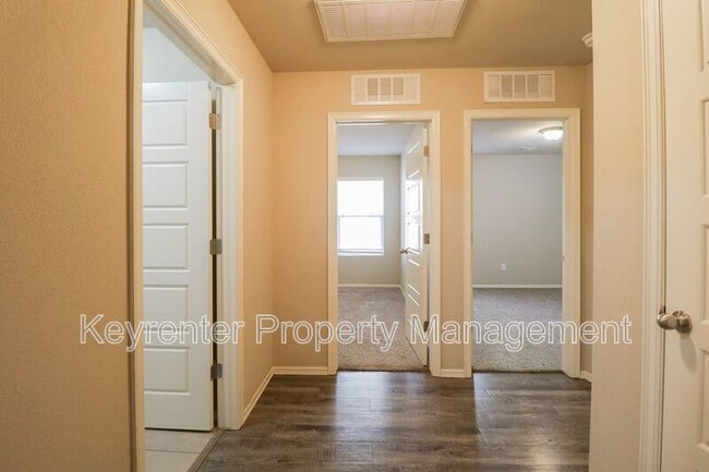 Building Photo - 3543 E 143rd Ct S