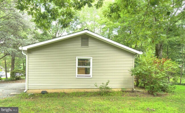 Building Photo - 2405 Earlsgate Ct