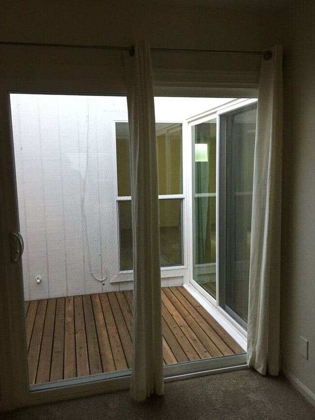 Building Photo - COMING SOON! Adorable 2 Bed 2 Bath Condo i...