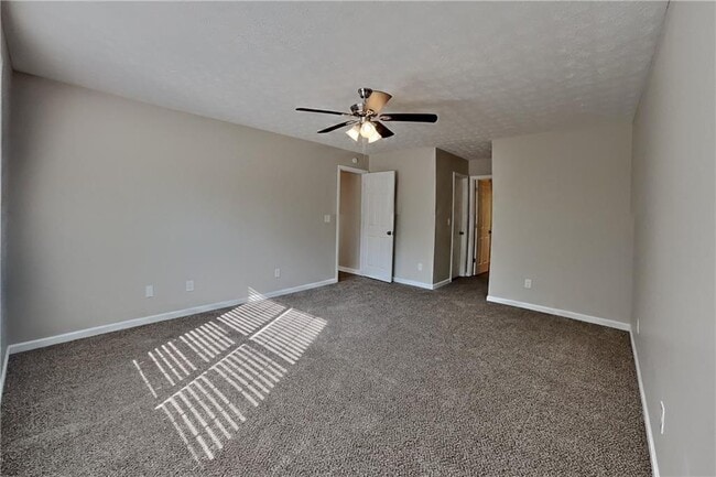 Building Photo - 7240 Coral Lake Dr
