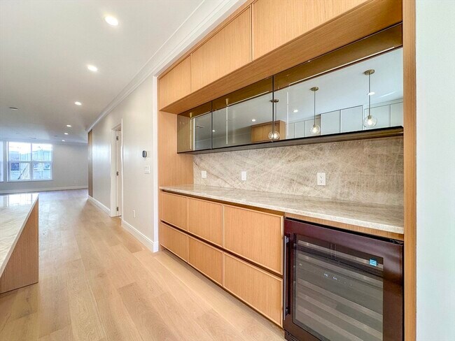 Building Photo - 144 Worcester St