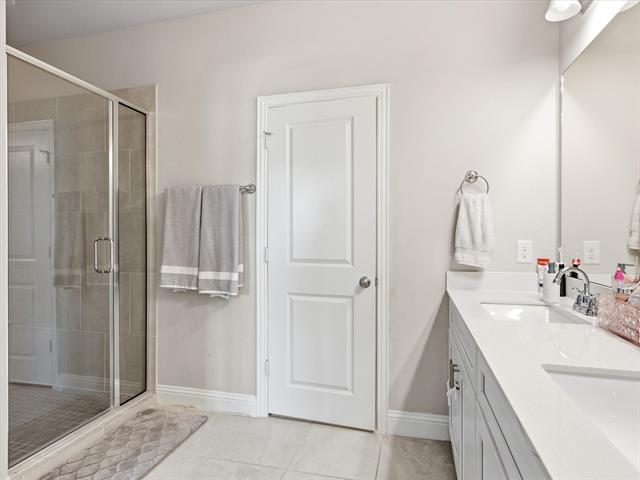 Building Photo - 217 Suma Dr