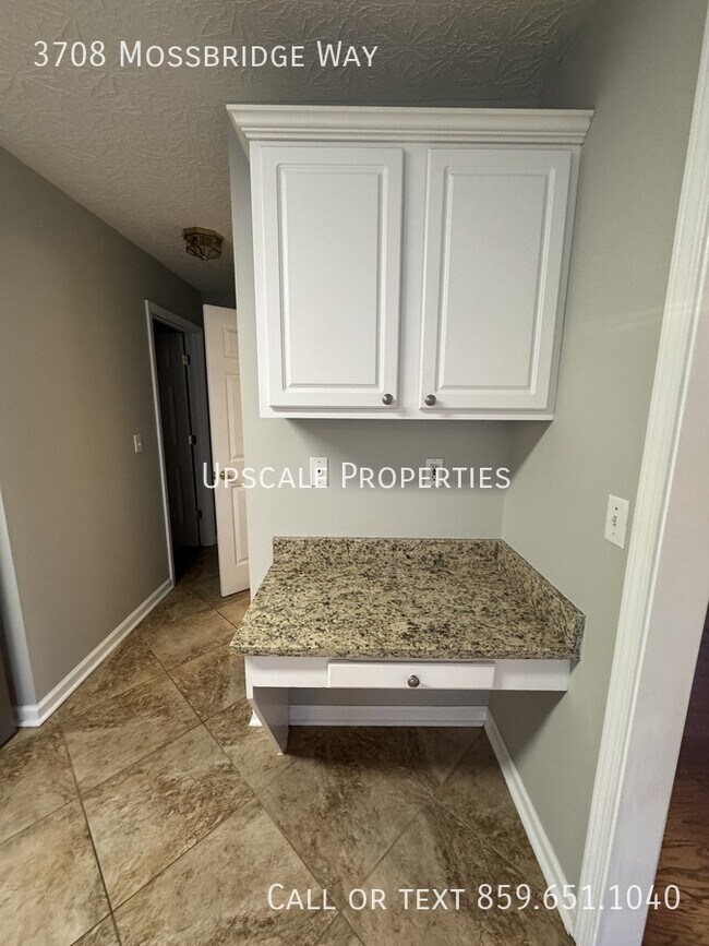 Building Photo - 3708 Mossbridge Way